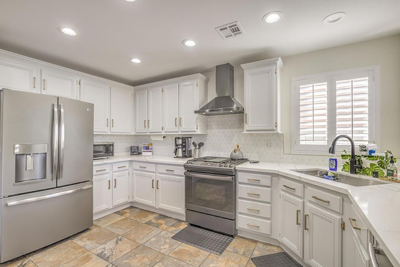 Buddha Gem, Central 6 Bed Room Luxury Home With Pool Hot Tub Game Room And Much More Las Vegas Extérieur photo